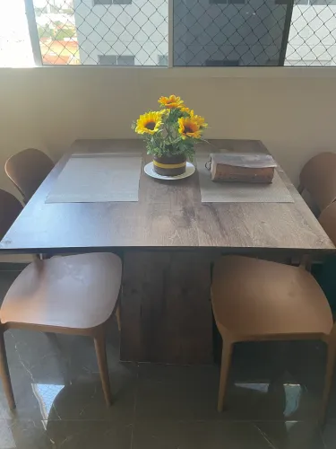Mesa de cozinha (sem cadeiras)