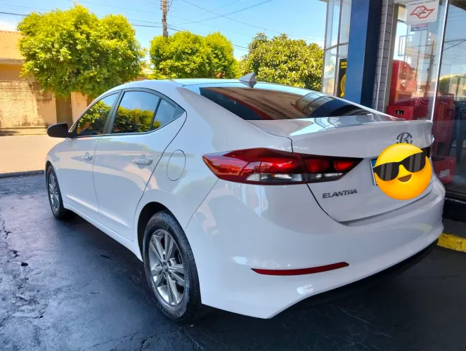 Hyundai Elantra 2.0 16V Flex Aut. 2018