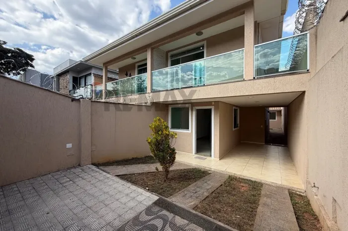 Casa Geminada de 168m² com 3 Quartos, 1 Suíte, 3 Vagas no Bairro Candelária