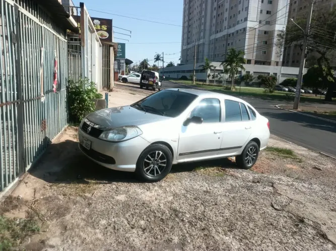 Renault Symbol Expression Hi-flex 1.6 8V 4P 2010