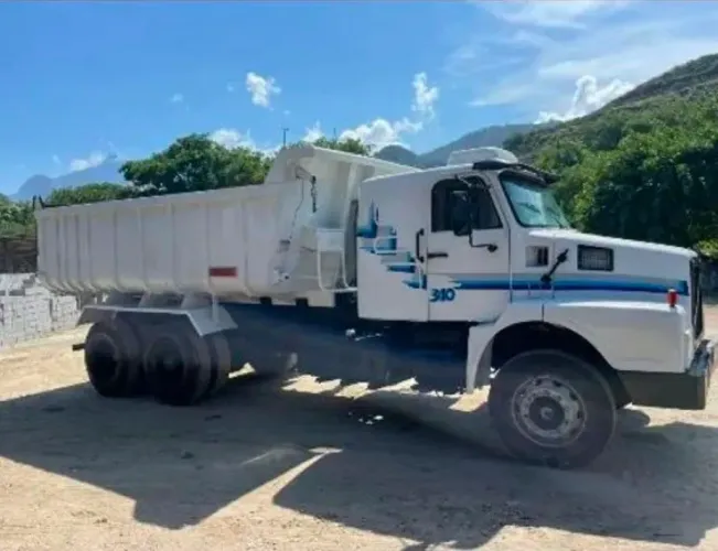 Volvo n10 1985 280cv
