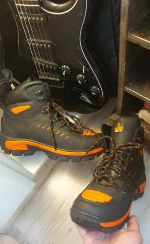 Bota para Moto Cano Médio Refletivos Laterais Biqueira PVC | Laranja / Marca: Shelga Boots