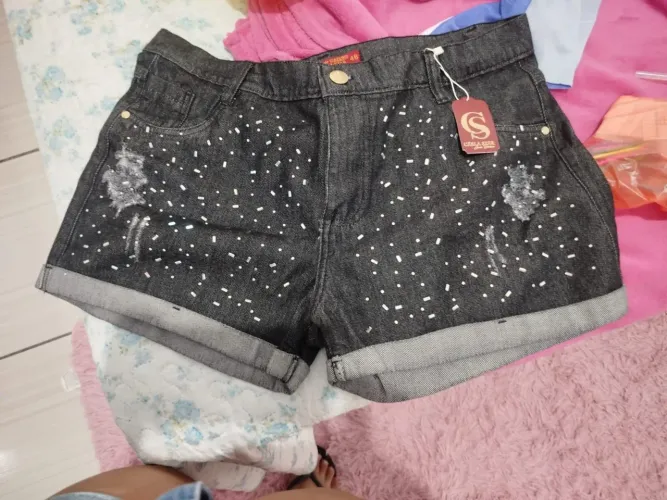 Short jeans feminino, sem uso TAM 48, mas serve 46
