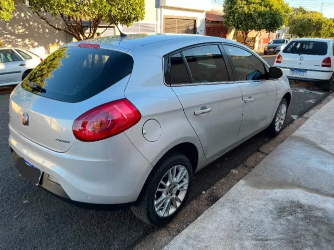 Fiat Bravo Essence 1.8 Flex 16V 5P 2011
