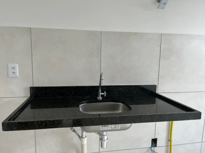 Pia / Bancada de Granito com Cuba em Inox (sem torneira)