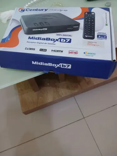 VENDE-SE UM RECEPTOR CENTURY NOVO.