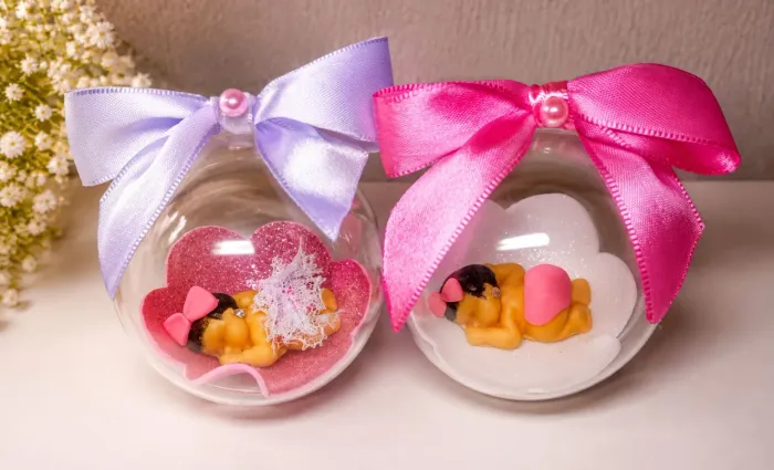 10 lembrancinhas chá de bebe menina/ esfera em acrílico 