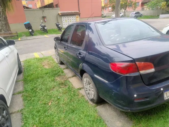 Fiat Siena Tetrafuel 1.4 MPI Fire Flex 8V 4P 2011