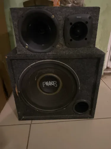 Vendo essa caixa de som com módulo taramps