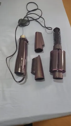 Secador com escova modeladora