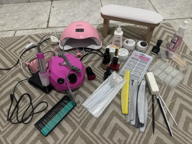 Vendo Kit de Alongamento de Unhas Completo - Ótimo Estado