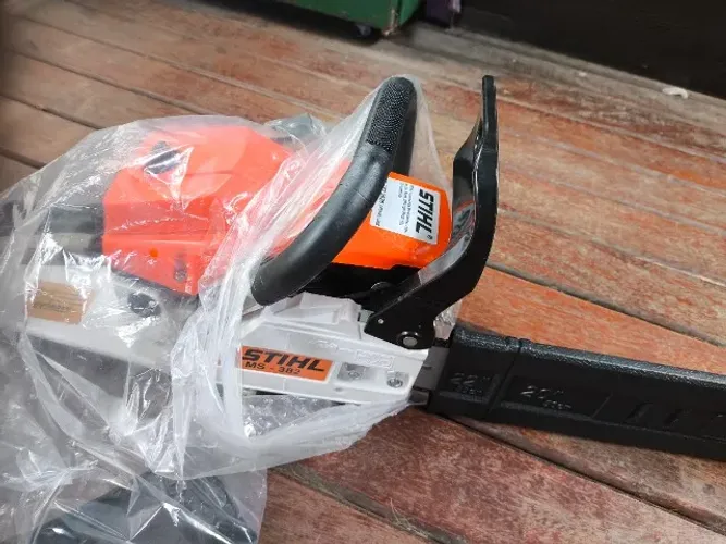 KIT PROFISSIONAL STIHL - MOTOSSERRA + ROÇADEIRA (NOVAS)