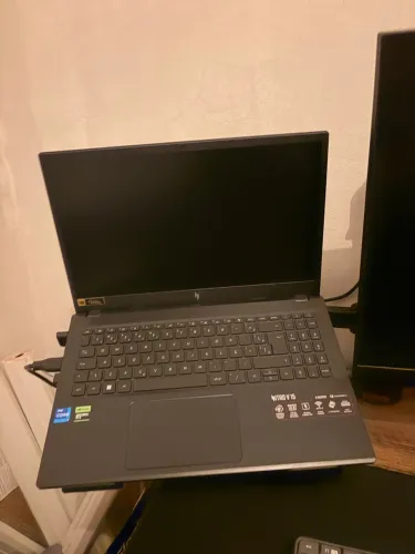 Acer nitro V15 i7 estado de novo