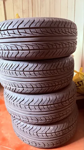 Vendo jogo com 4 pneus novos nankang medida 225/60/15