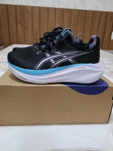 Tênis Feminino ASICS Gel-Nimbus 27