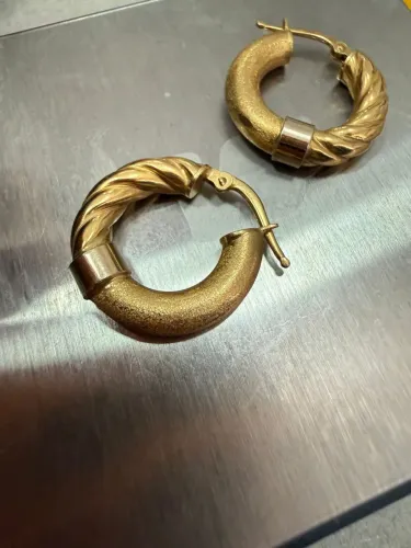 Brinco Argola de ouro 3.76g 18k procedência garantia eterna