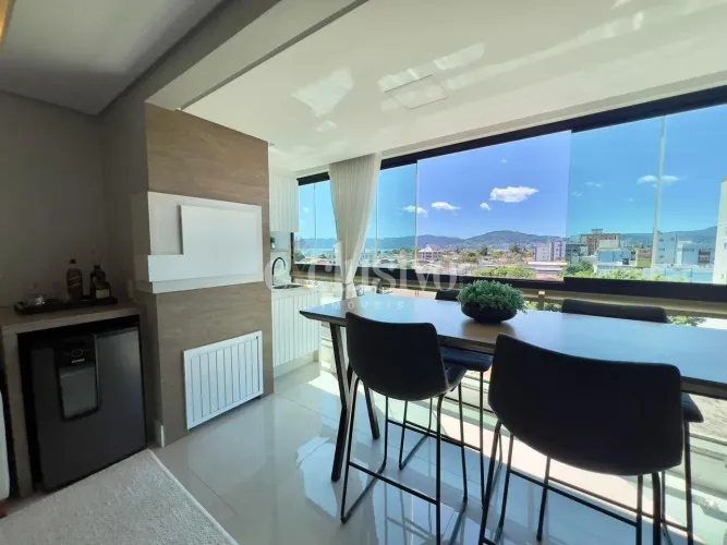 Apartamento com 3 quartos no bairro Balneário, em Florianópolis