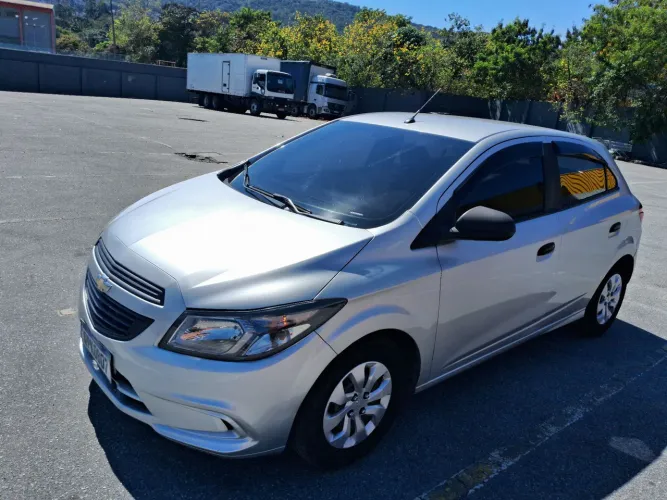 Chevrolet Onix JOY Hatch 1.0 8V Flex Mec. 4P 2019