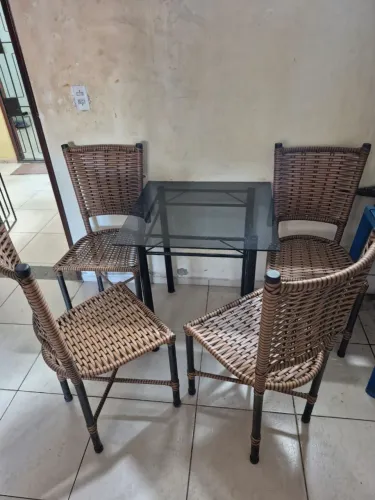 Mesa com cadeiras