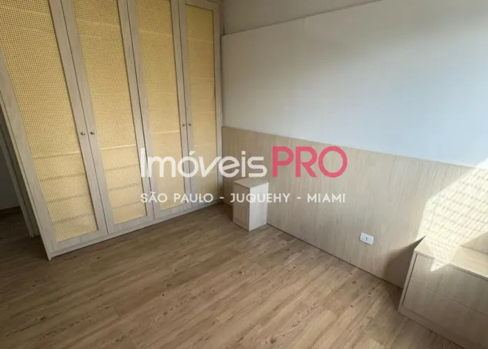 Apartamento Reformado com 03 dormitórios no Campo Belo