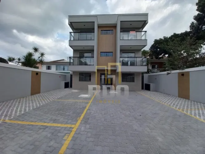 Apartamento térreo com área gourmet no Centro com 2 quartos, Rio das Ostras!