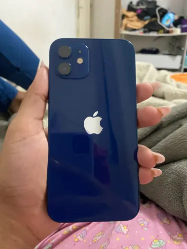 iPhone 12 em perfeito estado