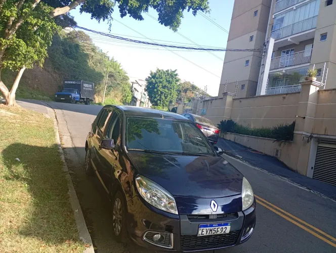 Renault Sandero Privilège Hi-flex 1.6 16V 5P AUT 2013