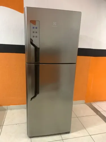 Geladeira Eletrolux inox