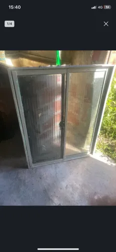 Vende-se janela de alumínio