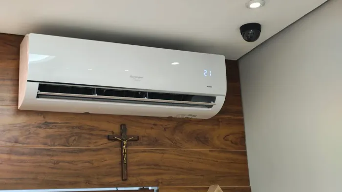 Ar-Condicionado Split Inverter 18000 BTUs Springer Midea 2.700$