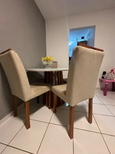 mesa com 4 cadeiras