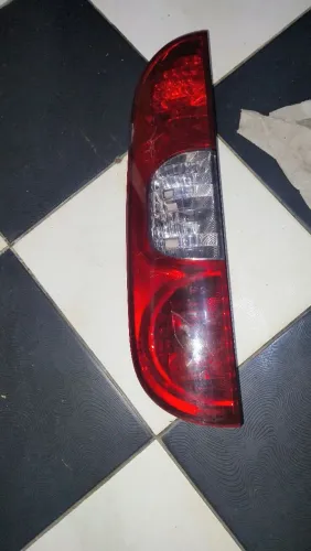 Farol Traseiro da Doblô Adventure/ leve trincado, mas em bom estado 130,00 Tenho os dois