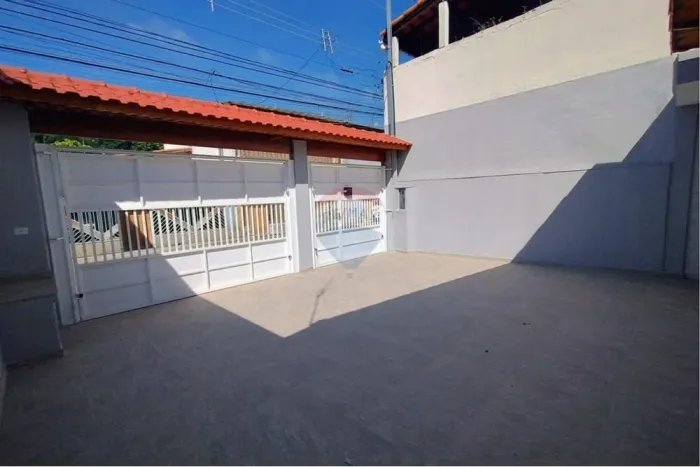 Linda Casa no Parque Renato Maia, SP!