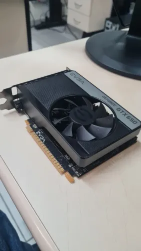 PLACA DE VÍDEO GEFORCE GTX 650 EVGA 2GB GDDR5 (usado)