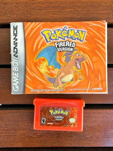 Jogo Pokémon Fire Red Original com Manual para Game Boy Advance