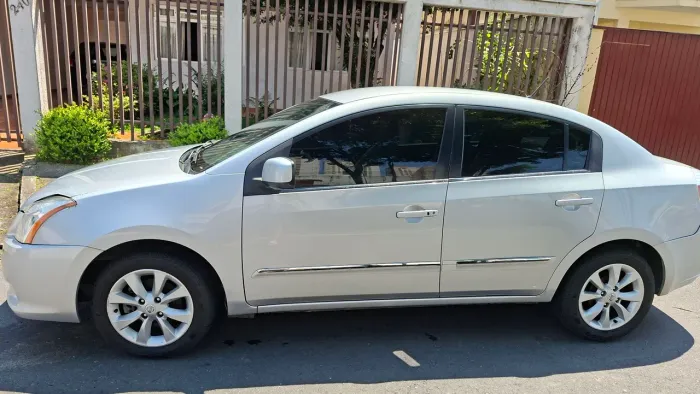 Nissan Sentra S 2.0/ 2.0 Flex Fuel 16V Aut. 2012