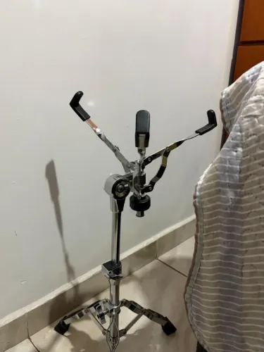 Estante Suporte Para Caixa De Bateria Turbo Garra Com Rosca