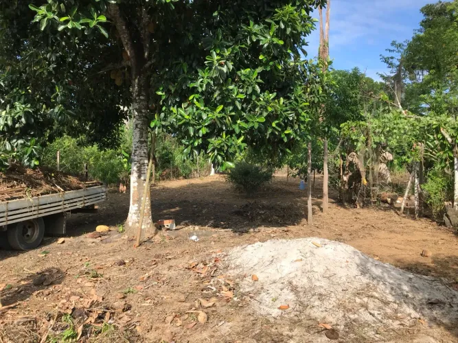TERRENO MURADO E COM BASE DE 110m2 PARA CASA/GALPÃO À VENDA - PEROBAS