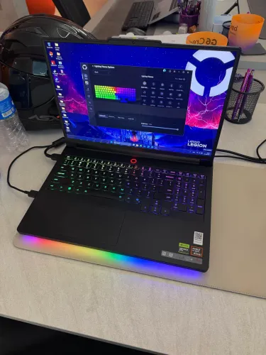 Notebook gamer Lenovo 7i PRO RTX5080 16GB processador AMD 9955 HX3D 32GB RAM OLED 240hz