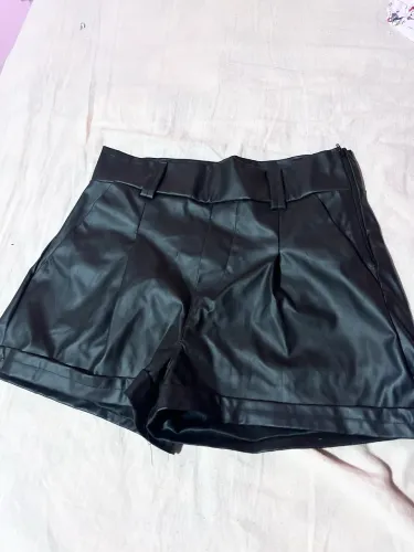 Short de couro - novo 