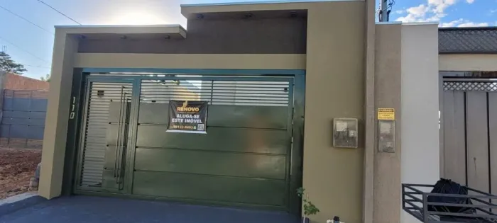 Casa com 3 Quarto(s) e 3 banheiro(s) para Alugar, 160 m² por R$ 4600 / Mês