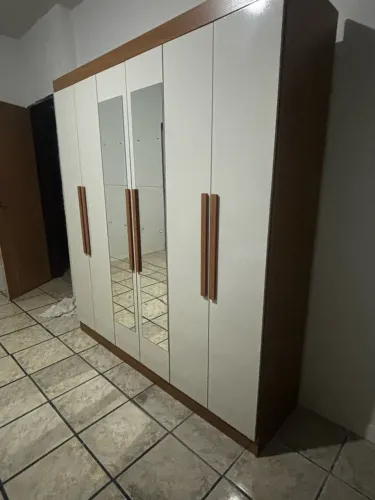 VENDO GUARDA-ROUPA DE CASA NOVO