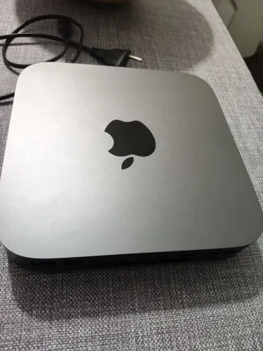 Macmini 2018 core i3 8gb RAM 120gb SSD