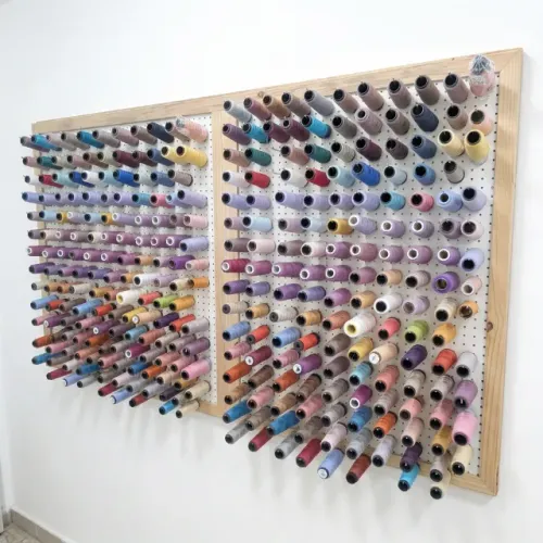 PAINEL PERFUTRADO PARA COLOCAR LINHA EM FABRICA E OFICINA DE COSTURA