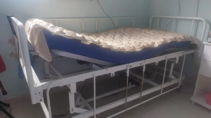 cama hospitalar eletrica com colchao anti escaras em Londrina parcelo