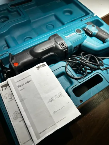 SERRA SABRE MAKITA JR3050T - 1.010W - 220V - COM MALETA
