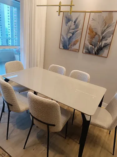 MESA NOVA SEM USO, PÉS DE AÇO PRETO E TAMPO DE VIDRO OFF WHITE 1,60 x 90