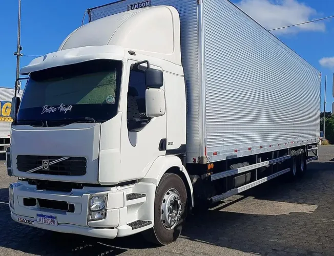 Caminhão truck Bau
