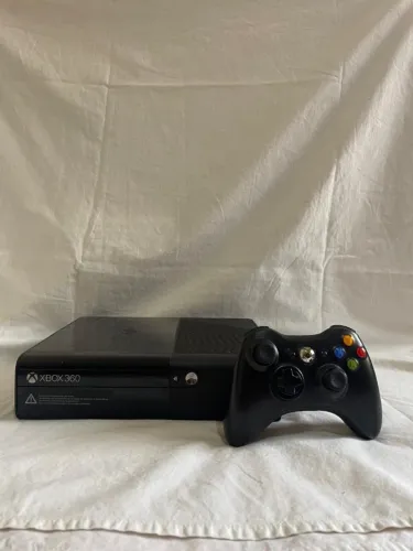 Xbox 360 super slim original 