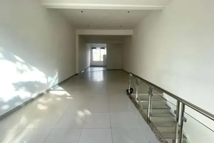 Ponto Comercial/Loja para Aluguel no Bairro Auxiliadora com 100 m² de Área Útil